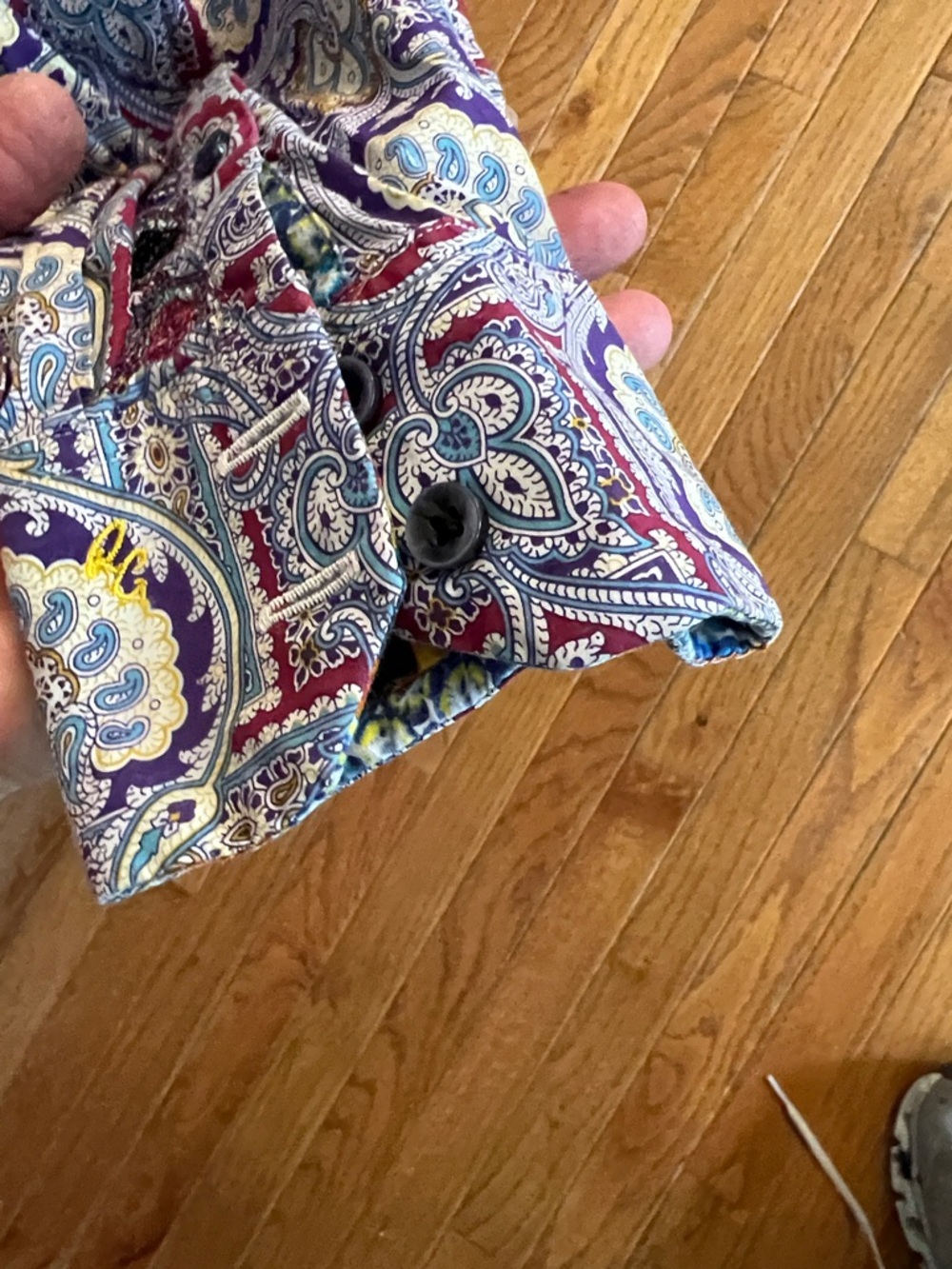 Robert Graham Multicolor Paisley Button-Down Shirt with Blue and Red Accents - Picture 6 of 8